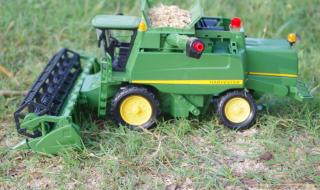 小麦玉米联合收割机